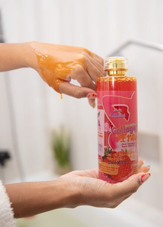 GEL DOUCHE ECLAIRCISSANT COLLAGÈNE & FRAISE.