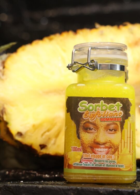 SORBET EXFOLIANT aux perles de Bambou, extraits d’Ananas 🍍&  D’abricot 🍑