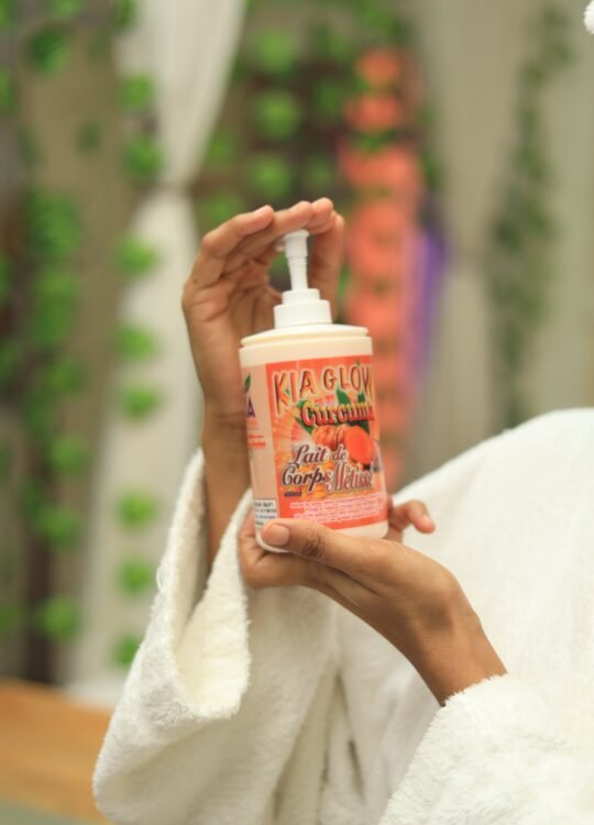 LAIT DE CORPS MÉTISSÉ SIMPLE  “KIA GLOW ” CURCURMA