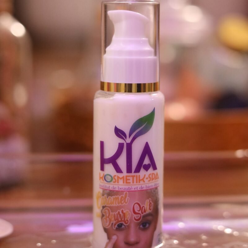 LA CRÈME VISAGE CARAMEL  BEURRE SALÉ, AU BEURRE DE CACAO À LA TEXTURE RICHE ET ONCTUEUSE.