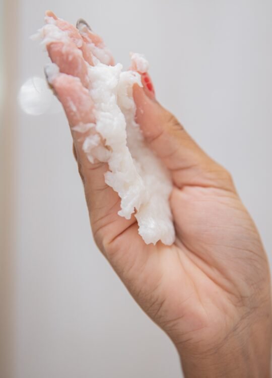 SAVON EXTRA-DOUX AU LAIT DE CHÈVRE  BIO 100% naturel et Végétal. 
ECLAIRCISSANT ET  RÉPARATEUR.