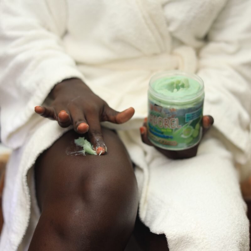 SAVON CORPOREL À ALOÉ VERA , CONCOMBRE ET BEURRE D’AVOCAT.